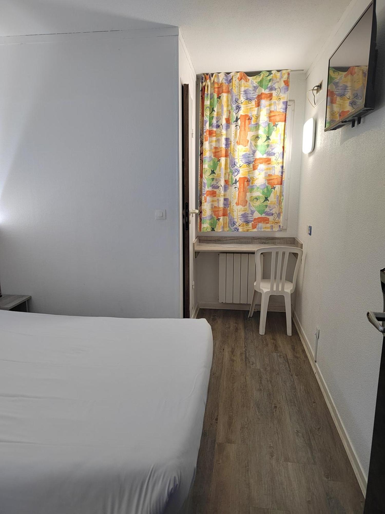 Alpha Hotel Bouafle Экстерьер фото