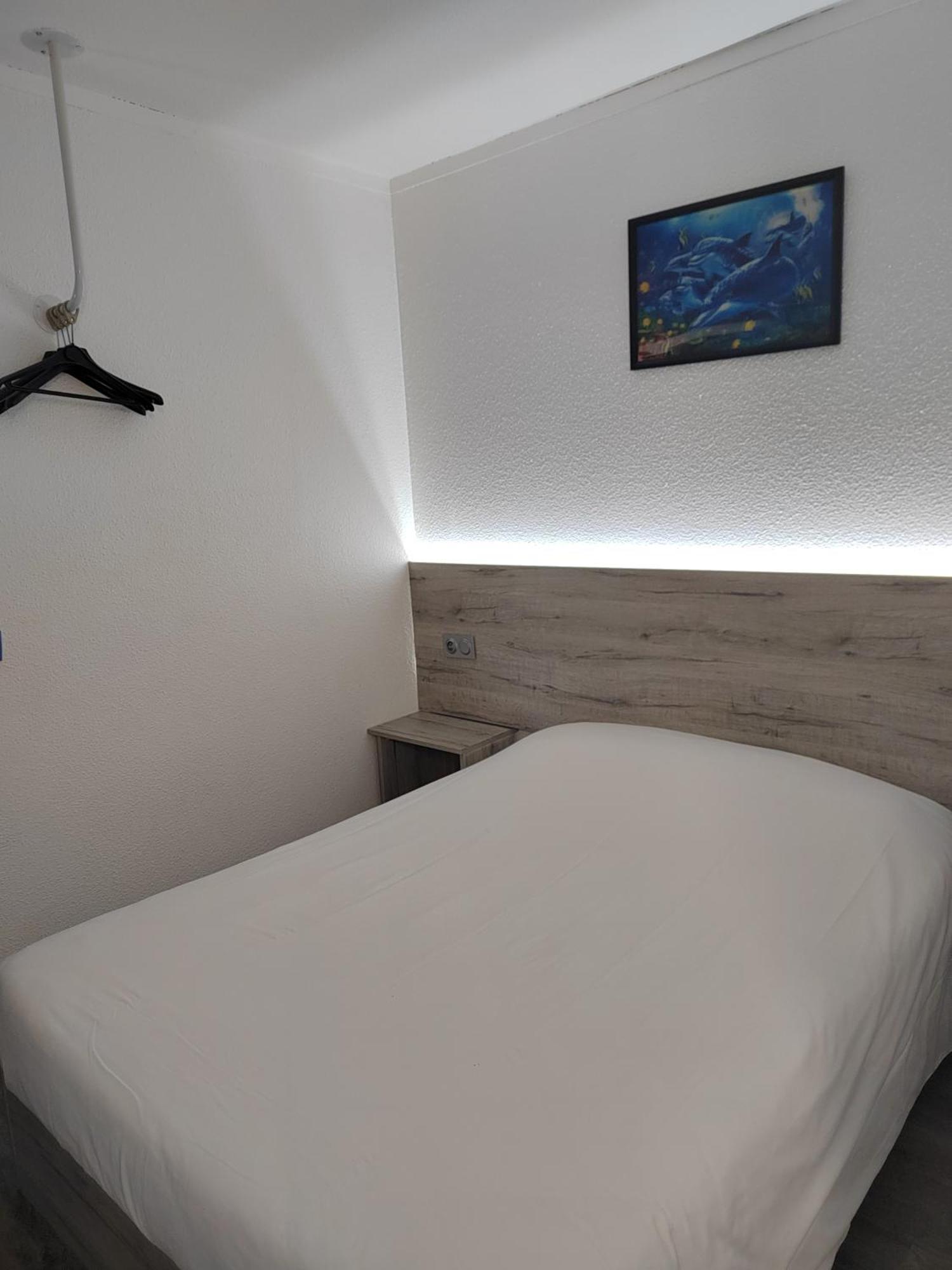 Alpha Hotel Bouafle Экстерьер фото