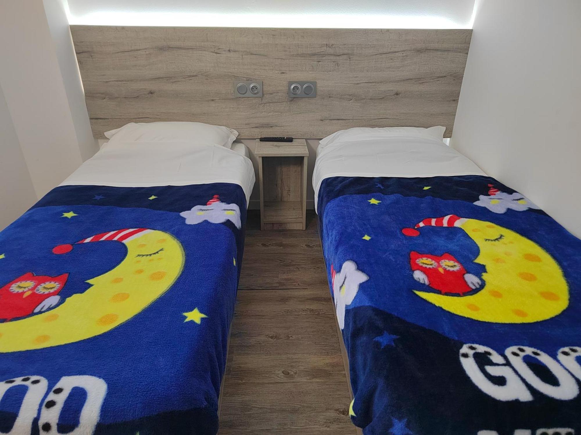 Alpha Hotel Bouafle Экстерьер фото